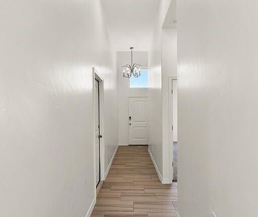 2nd image of 909 Louisiana Downs Ave