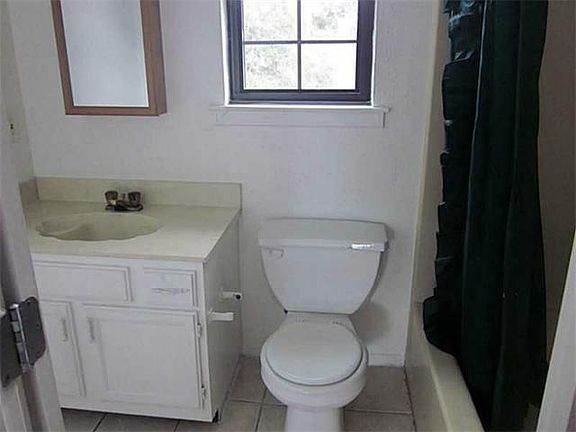3rd image of 1500 W Esplanade Ave APT 38E
