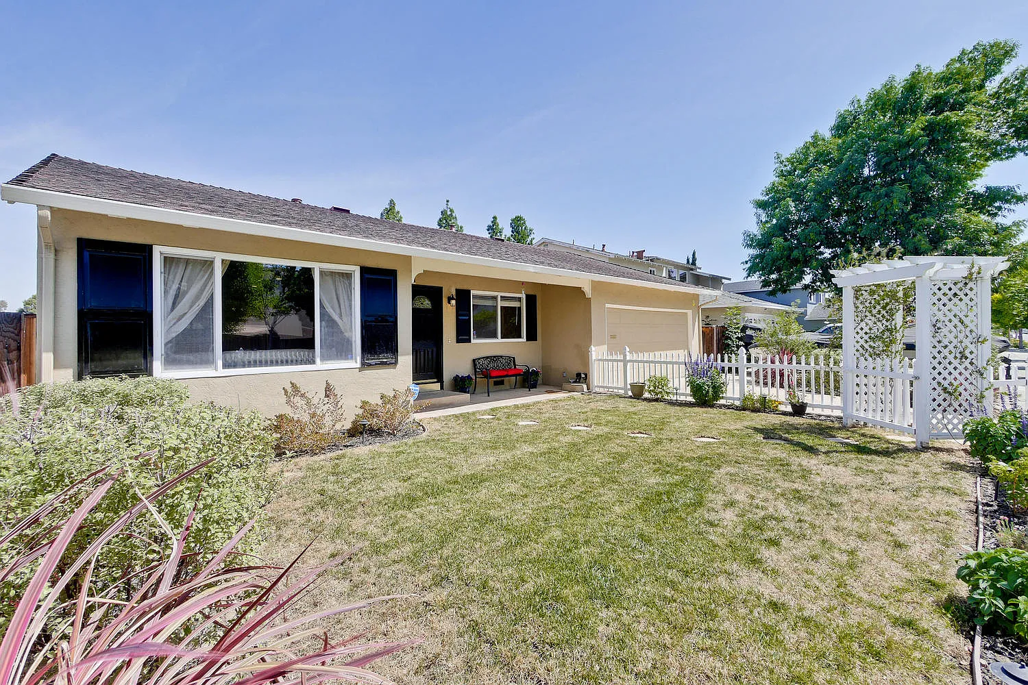 591 Suisse Dr photo 1
