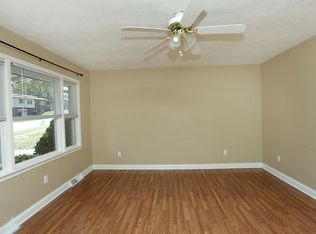 215 S Eagle Creek Dr, Lexington, KY 40515