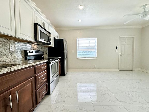 5th image of 1041 NE 16th Ave #W