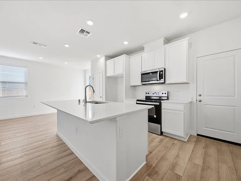 2416 Interstellar Ln — Photo 10