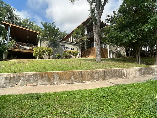 1212 Castle Hill St Photo 1