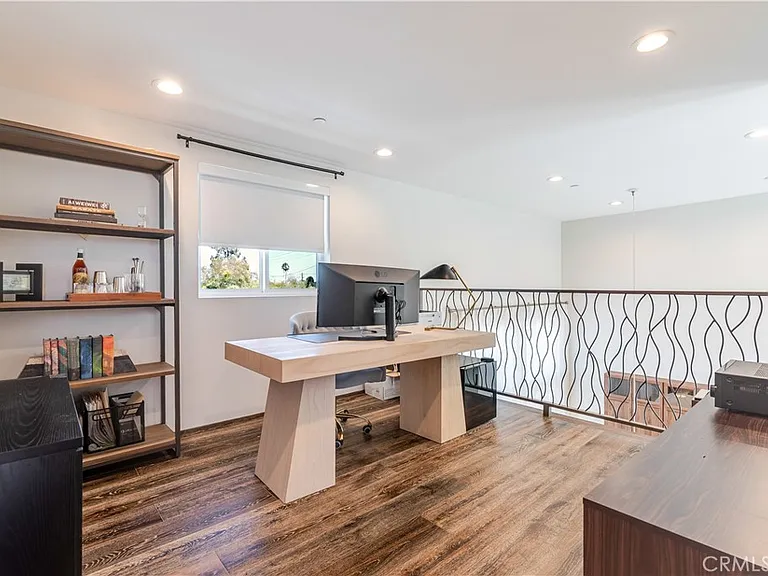 2707 Rockefeller Ln #B — Photo 25