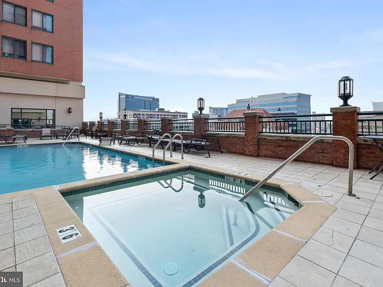414 Water St #2903 — Photo 33