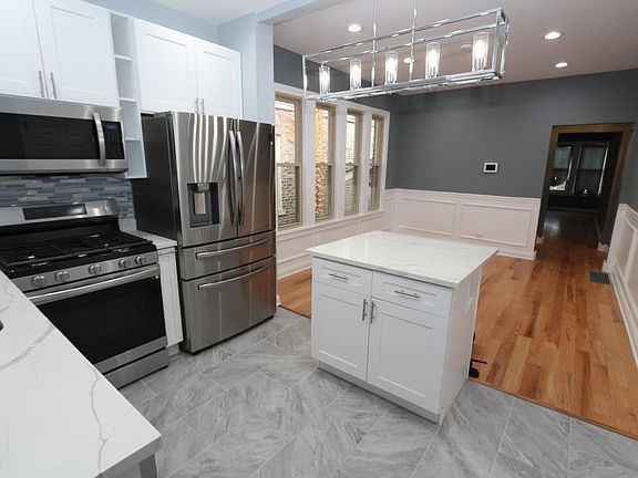 4th image of 7931 S Oglesby Ave