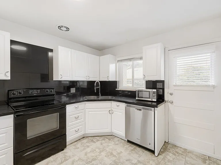 1892 S Garfield St #1892 — Photo 1