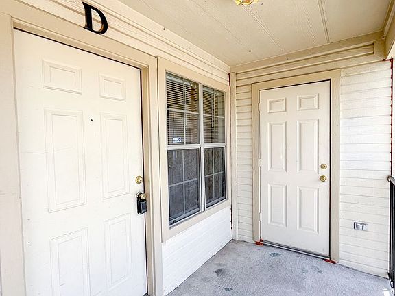 2nd image of 417 Brittney Way APT D