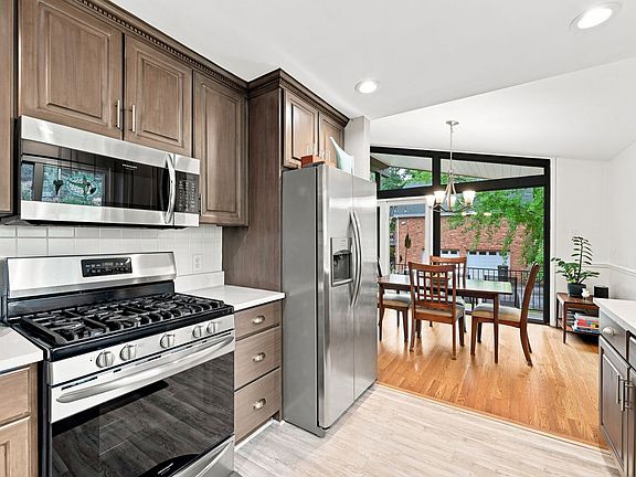 3rd image of 203 Key Garden Dr