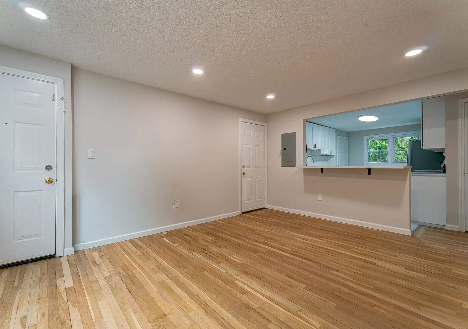 Matt Kate Apartments — Photo 2