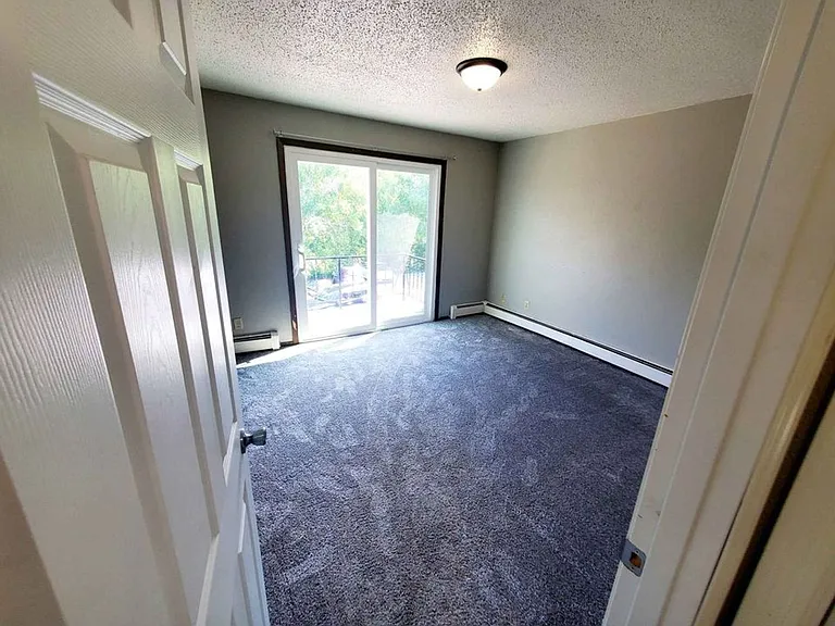 121 W Interstate Ave — Photo 4