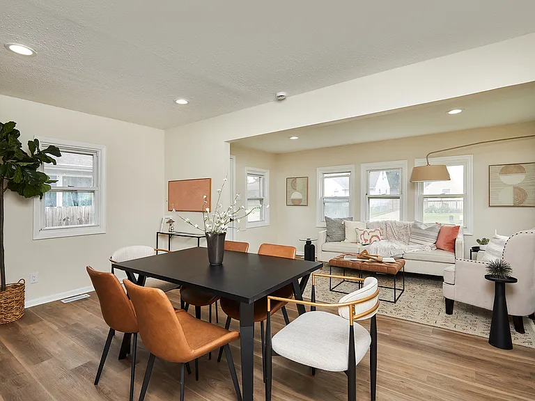 2416 E 38th Ct — Photo 15