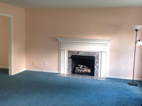4th image of 3270 Elmhurst Ct