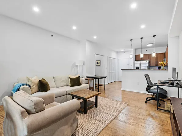 4 Constellation Place image 4 of 32