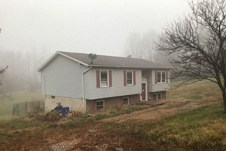 2nd image of 1186 Emerald Ridge Dr