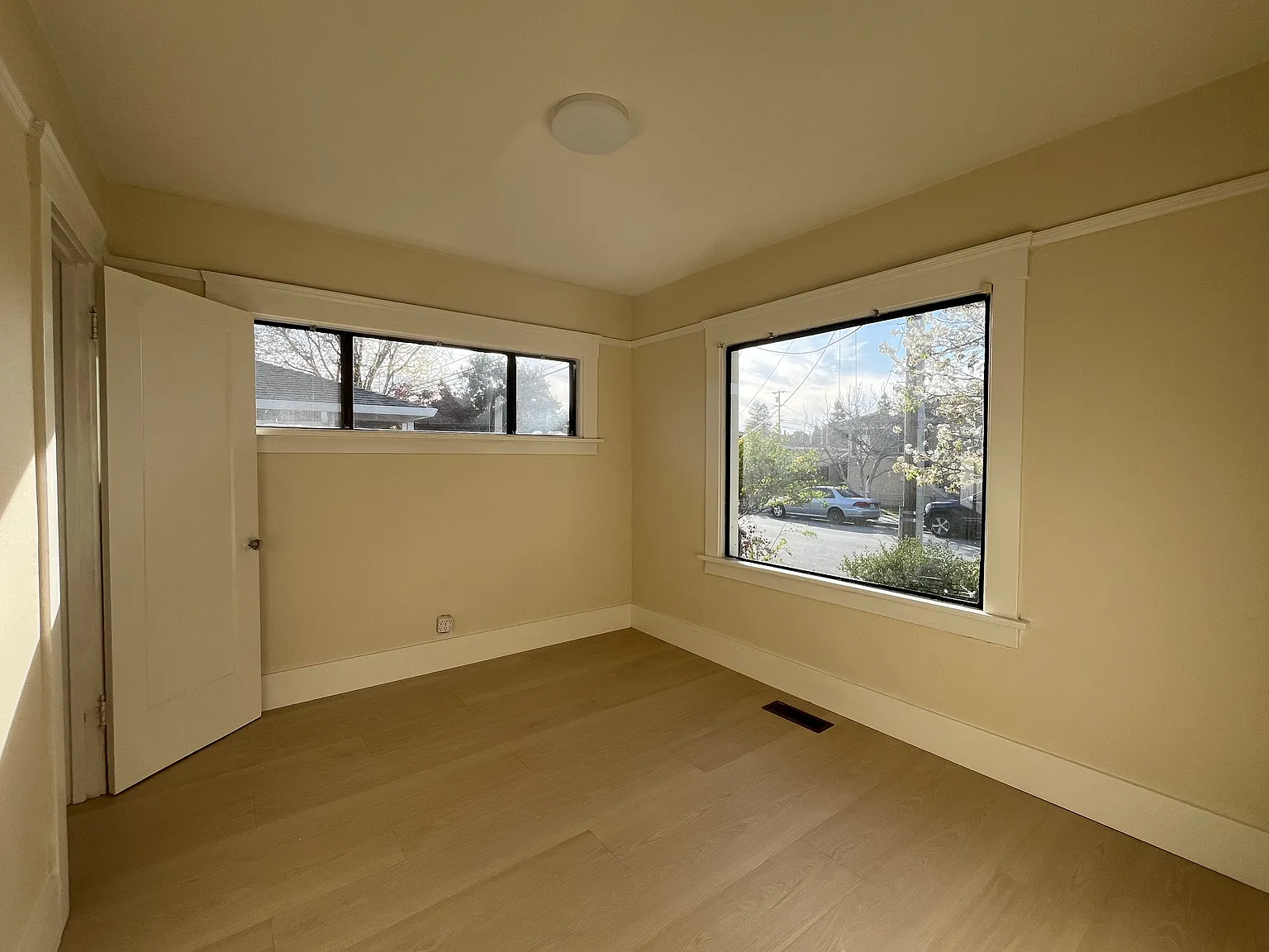 3 bed, 1108 sqft, $4,800 — Photo 3