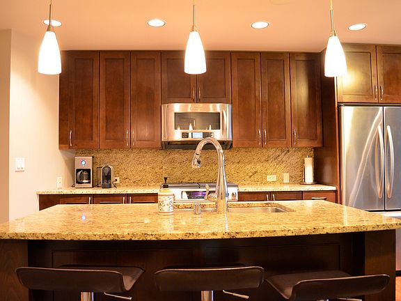 5th image of 10650 NE 9th Pl Unit 627