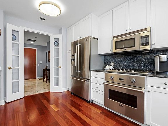 2nd image of 1301 N Dearborn St APT 1001