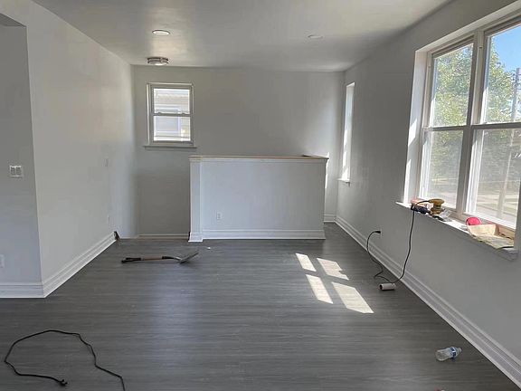 4th image of 33-36 164th St Floor 2