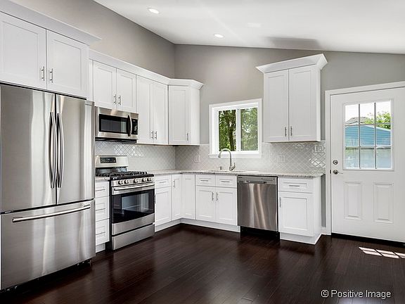 5th image of 570 W Babcock Ave