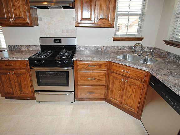4th image of 4724 SE 43rd St