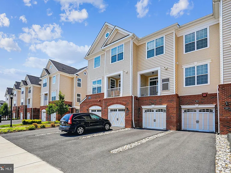 23265 Milltown Knoll Sq #101 — Photo 2