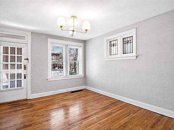 3rd image of 5044 Lindenwood Ave