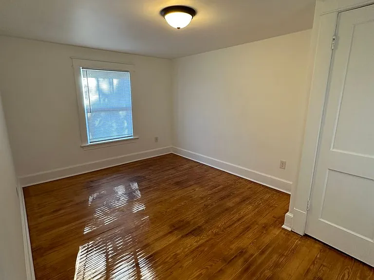 707 Mansfield Ave — Photo 6