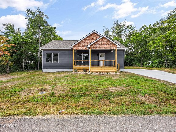 2nd image of 3021 Shelbourne Rd