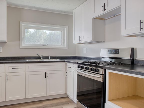 2nd image of 1003 Ryan St