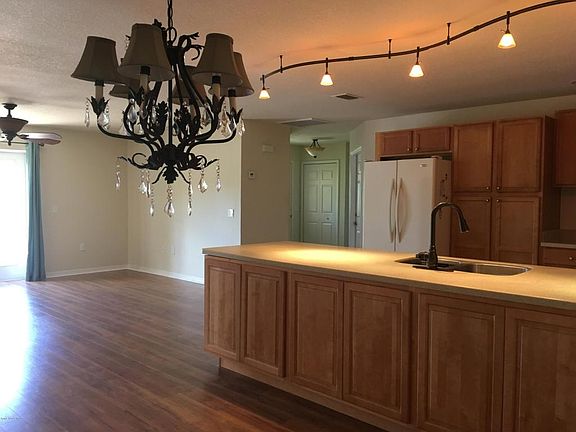 5th image of 511 L M Davey Ln #0