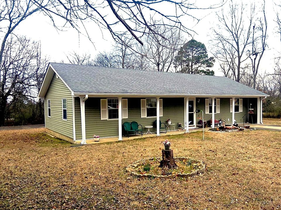 1st image of 305 Jones St