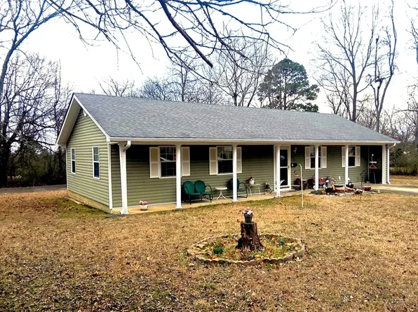 305 Jones St, Mena, AR 71953