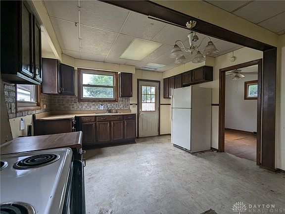 5th image of 711 Kinnane Ave