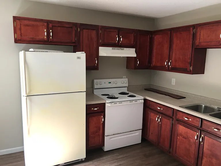 1752 Weeks Crest Cir NE — Photo 4