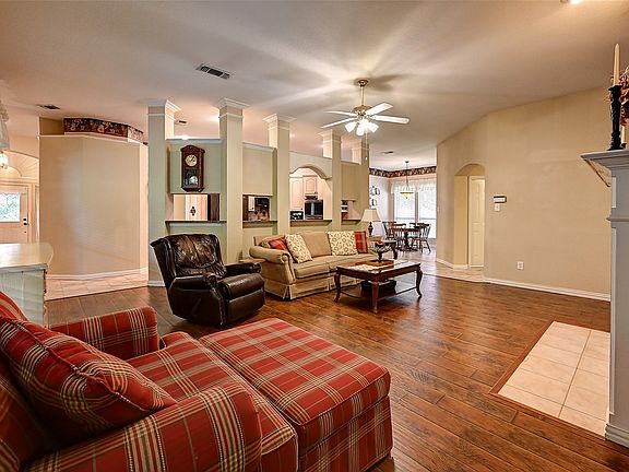 5th image of 6608 Barclay Ln