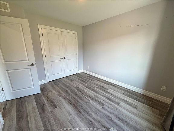 5th image of 60 Churchill Park Rd