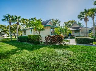 1001 Caravel Ct, Tarpon Springs, FL 34689