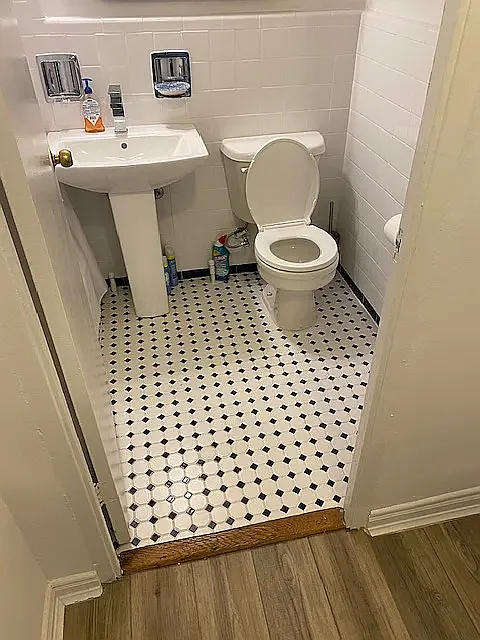 225 Adams Street — Photo 4
