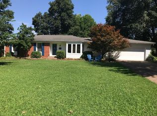 2641 E Crestview St, Springfield, MO 65804