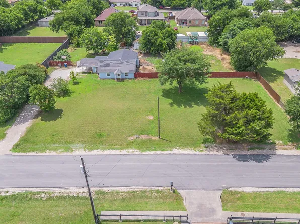 816 Balkan Ln, Lancaster, TX 75134
