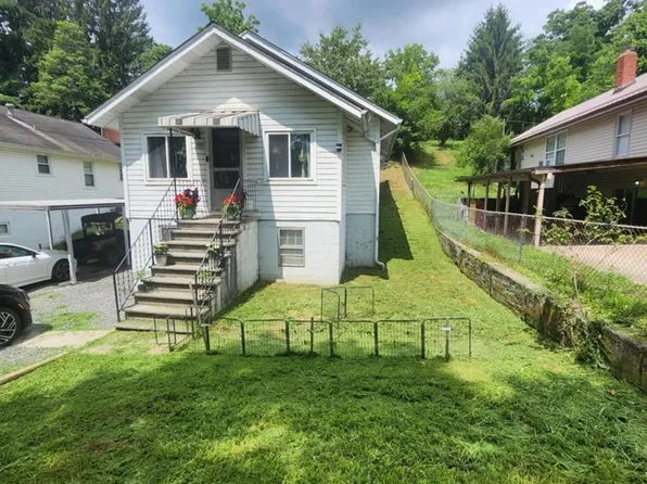 331 Valley Rd, Sophia, WV 25921