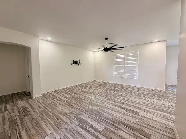 3 bed, 1866 sqft, $2,300 — Photo 4