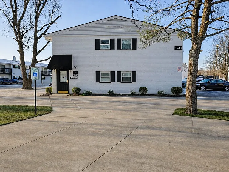 Leasing Office