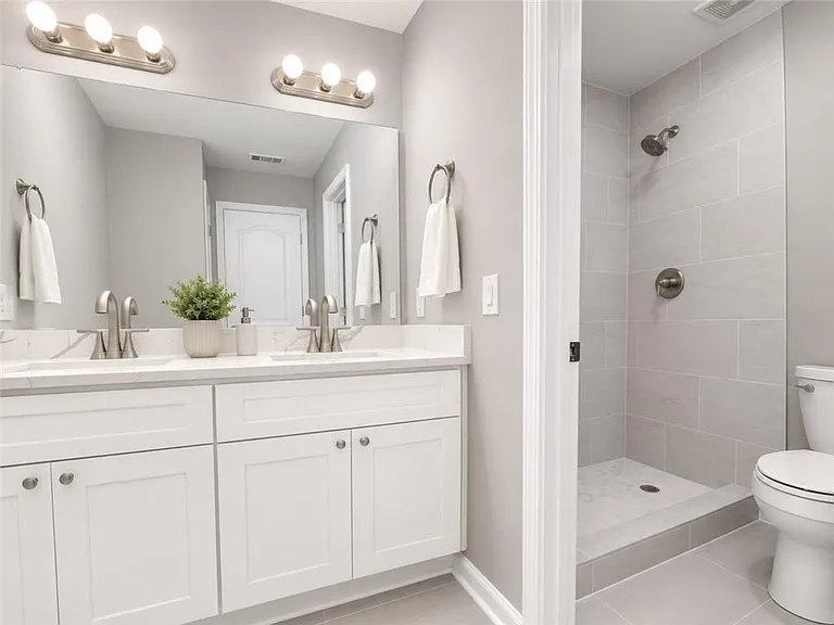 1707 Hidden Pond Cir — Photo 21