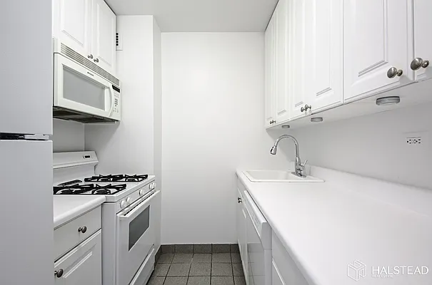 Rented by Halstead Real Estate | media 14