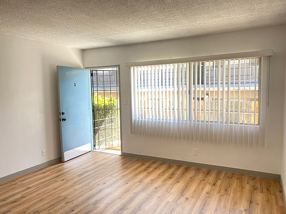 2nd image of 846 Victor Ave APT 5-VICTOR84