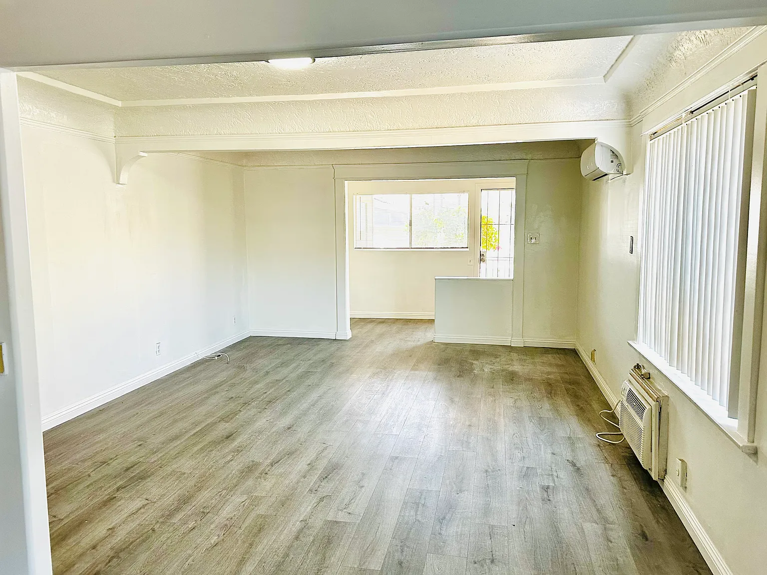 3 bed, 1000 sqft, $3,600 — Photo 4