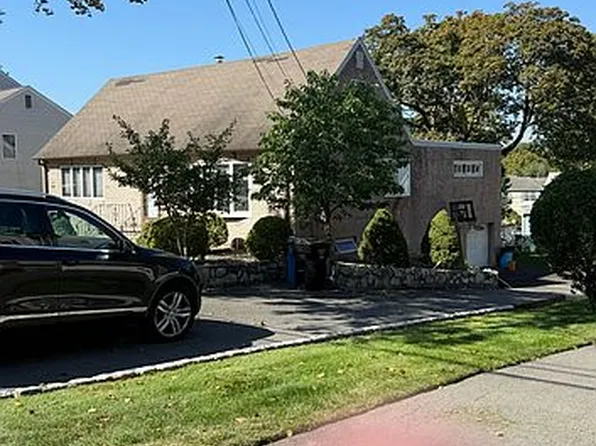 253 Gorden Dr, Paramus, NJ 07652