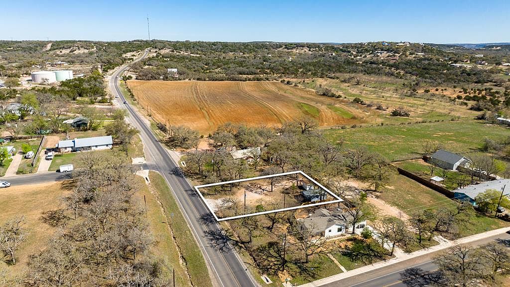 1415 N Milam St, Fredericksburg, TX 78624 | MLS #88069 | Zillow